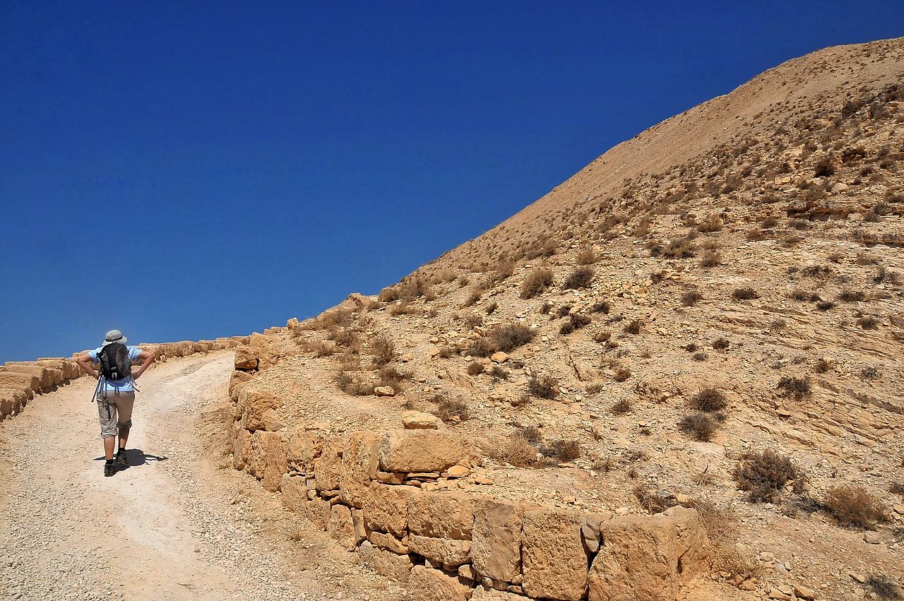 Hiking through Mukawir Mini Circuit